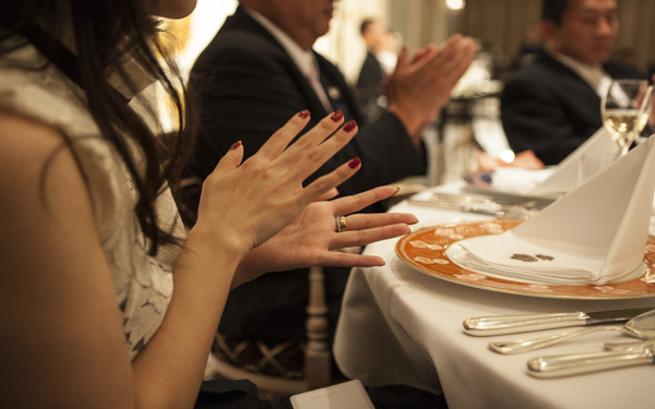 結婚する友人たちの幸せを祝えない。取り残されたようで辛いです…