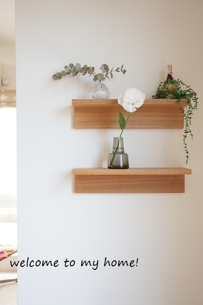 無印の「壁に付けられる棚」で部屋が見違える！　達人たちの“ちょい飾”テク【人気ブロガーの「これがマイベスト」  Vol.14】