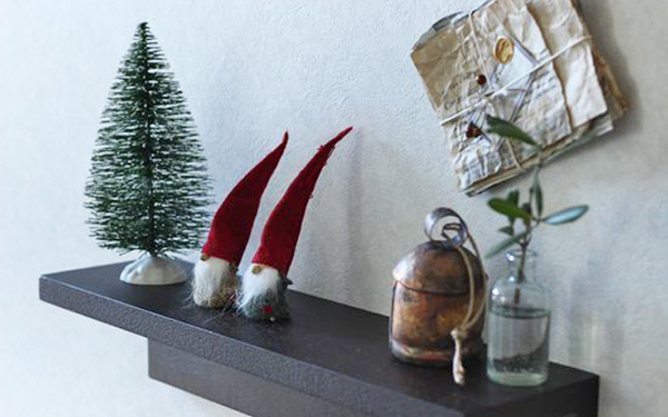 無印の「壁に付けられる棚」で部屋が見違える！　達人たちの“ちょい飾”テク【人気ブロガーの「これがマイベスト」  Vol.14】