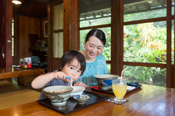 冬こそ沖縄 子連れ旅へ のどかな南の町 八重瀬 を2歳の息子とめぐってみた ウーマンエキサイト 1 3