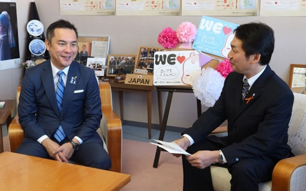  イクボス三重県知事に聞く「泣いてもええんやに！」の魅力