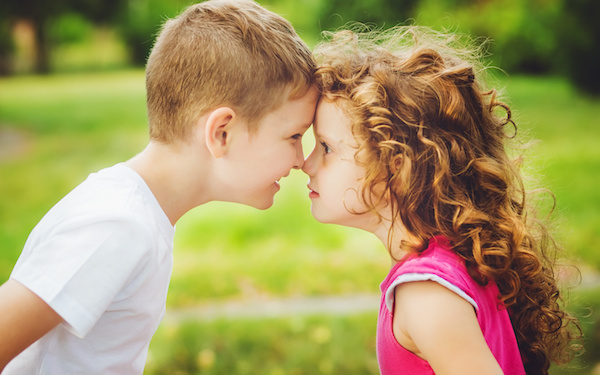 しばらく見守ってみて！ きょうだいゲンカは生き方を学ぶ場