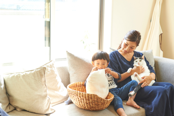 猫と暮らしながらの子育てを綴るインスタグラムとブログが人気！【ママリーダーズ：もりもとりえ さん】