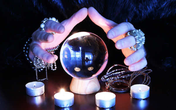 第三者に頼りきっていてはダメ、占いを賢く利用して運を高める秘訣