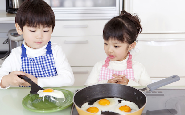 世話の焼き過ぎに注意、子どもに積極的にお手伝いをさせる大切さ