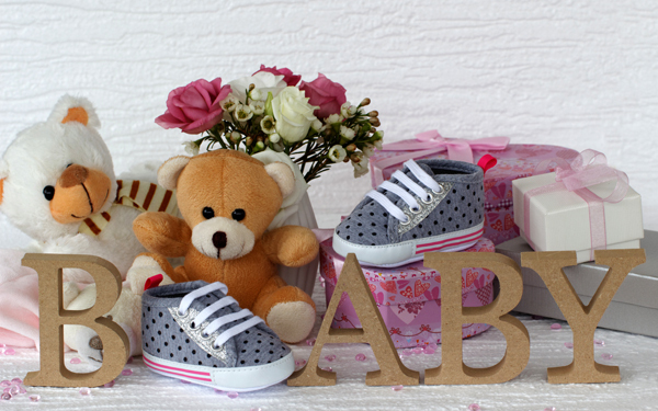 出産祝いの金額相場、送り方マナー、喜ばれるギフトは？ 友だち、同僚別に解説