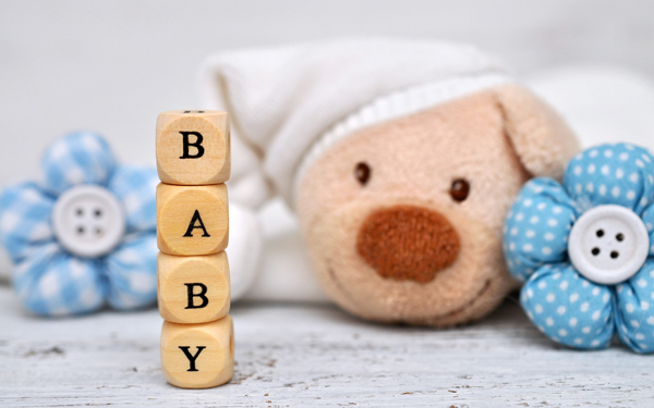 出産祝いの金額相場、送り方マナー、喜ばれるギフトは？ 友だち、同僚別に解説