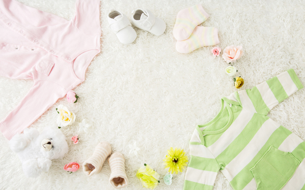 出産祝いの金額相場、送り方マナー、喜ばれるギフトは？ 友だち、同僚別に解説