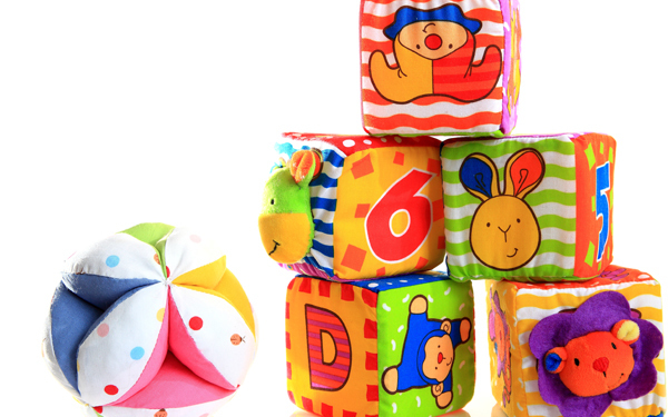 出産祝いの金額相場、送り方マナー、喜ばれるギフトは？ 友だち、同僚別に解説