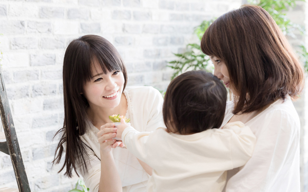 出産祝いの金額相場、送り方マナー、喜ばれるギフトは？ 友だち、同僚別に解説