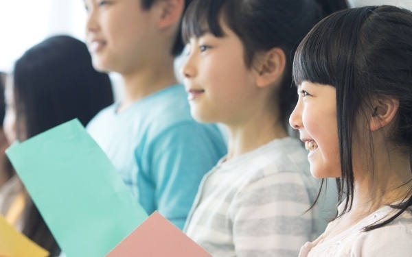 女の子の名前は古風なものにも人気に。人気の名前ランキング