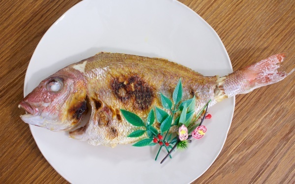 お食い初めの順番は？ 献立や準備するもの、食器や服などの疑問を解決！