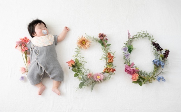 お食い初めの順番は？ 献立や準備するもの、食器や服などの疑問を解決！