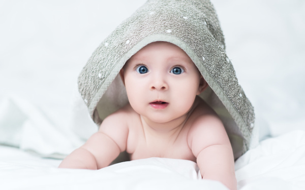 「おくるみは何枚必要？」巻き方・選び方から人気ブランドBEST12まで徹底解説