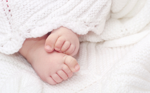 「おくるみは何枚必要？」巻き方・選び方から人気ブランドBEST12まで徹底解説