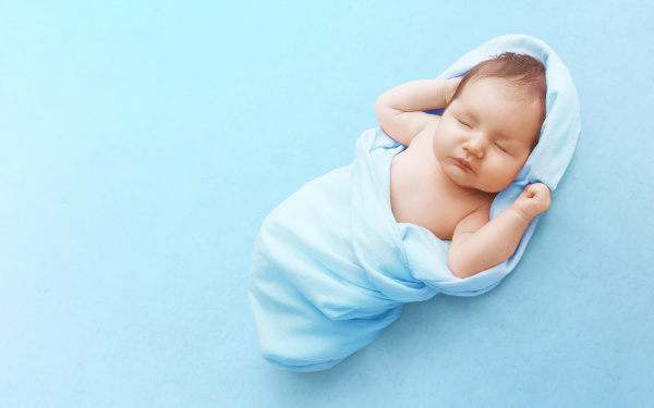 「おくるみは何枚必要？」巻き方・選び方から人気ブランドBEST12まで徹底解説