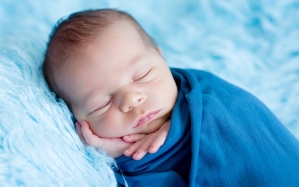 「おくるみは何枚必要？」巻き方・選び方から人気ブランドBEST12まで徹底解説