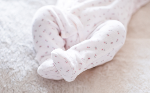 「おくるみは何枚必要？」巻き方・選び方から人気ブランドBEST12まで徹底解説