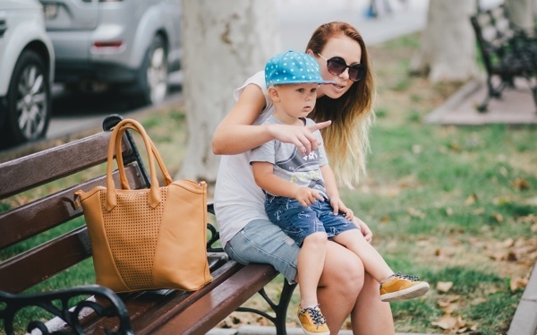 マザーズバッグはどう選ぶ？ おしゃれママのバッグ選び5つのコツ