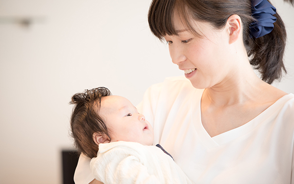 授乳ケープの選び方、使い方は？ おしゃれな授乳ケープを一挙紹介