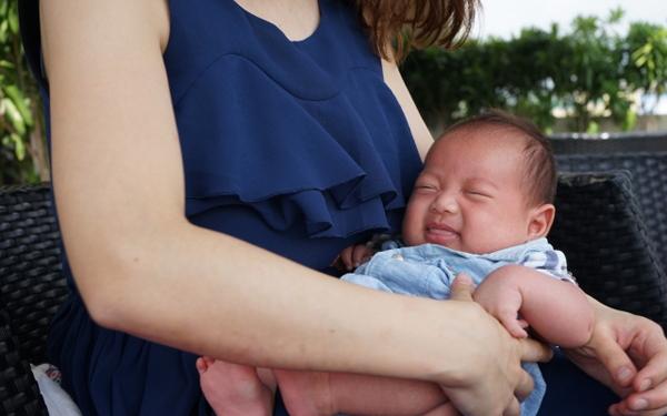 授乳ケープの選び方、使い方は？ おしゃれな授乳ケープを一挙紹介