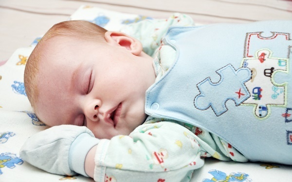 スリーパーで赤ちゃんもママもぐっすり！　選び方やおすすめの人気商品