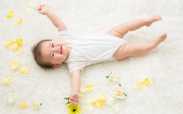 新生児向けロンパースの選び方・着せ方！ おしゃれブランドのアイテムもご紹介