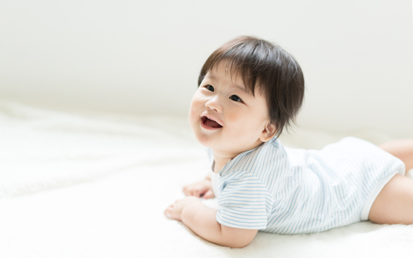 新生児向けロンパースの選び方・着せ方！ おしゃれブランドのアイテムもご紹介