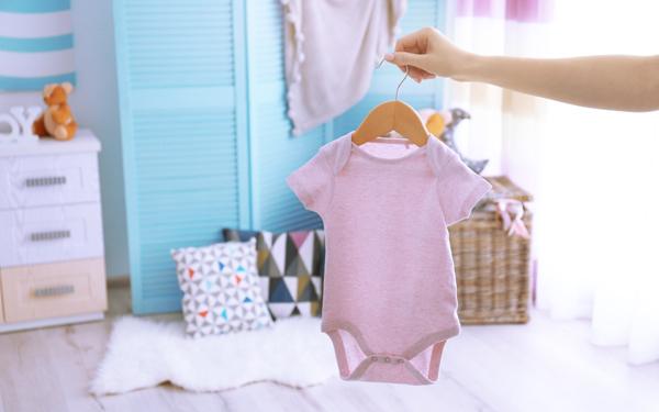 新生児向けロンパースの選び方・着せ方！ おしゃれブランドのアイテムもご紹介