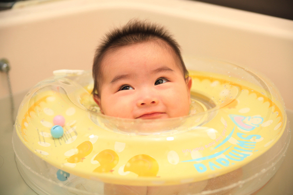 スイマーバはいつから？安全な使い方のポイント