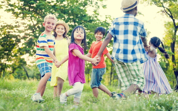 「リトミックって何？」子どもの成長をうながす「やり方・内容・必要な教材」