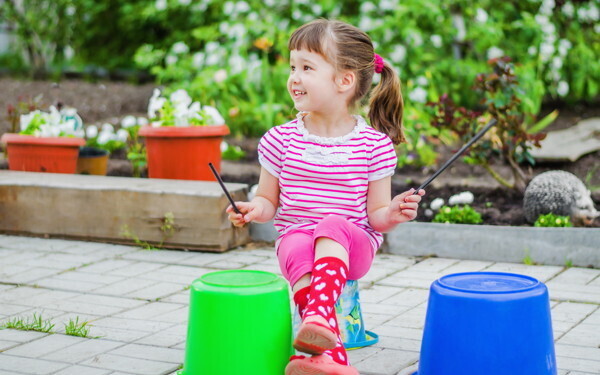 「リトミックって何？」子どもの成長をうながす「やり方・内容・必要な教材」