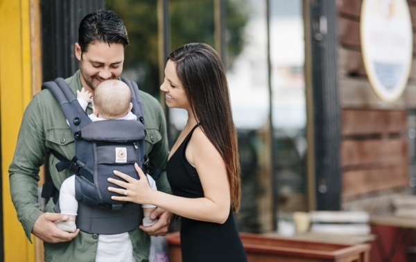 抱っこ紐エルゴベビーのメリットや注意点！ おすすめ商品もまとめて紹介！