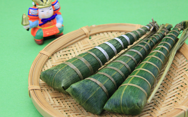 初節句とは？ お祝いのマナーや内祝いの返し方、写真撮影はどうするの？