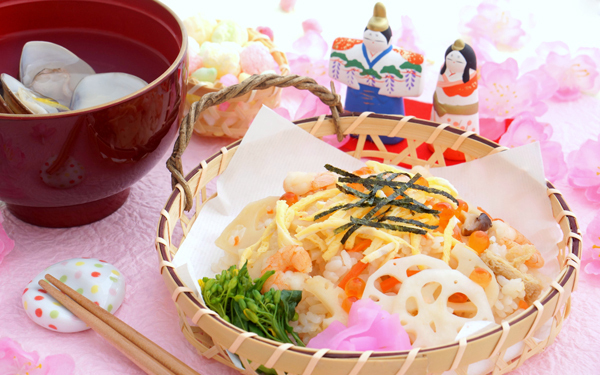 初節句とは？ お祝いのマナーや内祝いの返し方、写真撮影はどうするの？