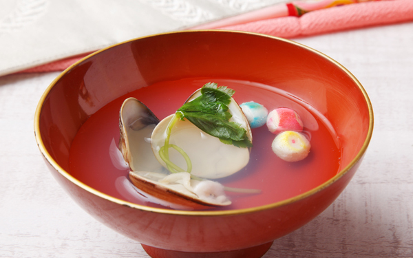 初節句とは？ お祝いのマナーや内祝いの返し方、写真撮影はどうするの？