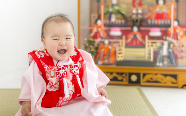 初節句とは？ お祝いのマナーや内祝いの返し方、写真撮影はどうするの？