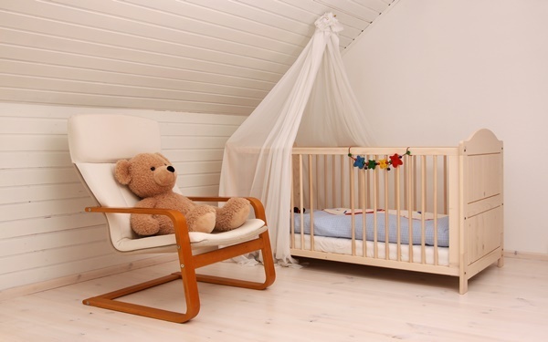 ベビーベッドのレンタルと購入はどっちがお得？役立つレンタルガイド2018