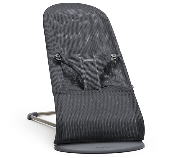 ベビービョルンが日本で愛されるワケ。抱っこひも・バウンサーを一挙紹介