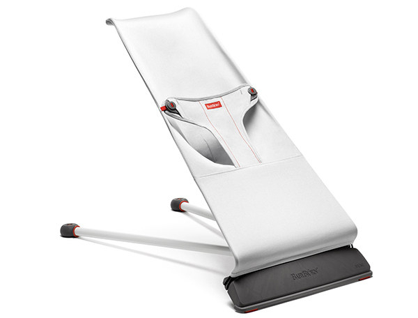 ベビービョルンが日本で愛されるワケ。抱っこひも・バウンサーを一挙紹介