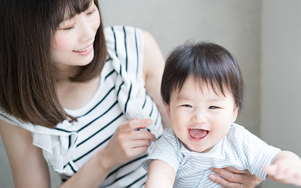 ベビービョルンが日本で愛されるワケ。抱っこひも・バウンサーを一挙紹介