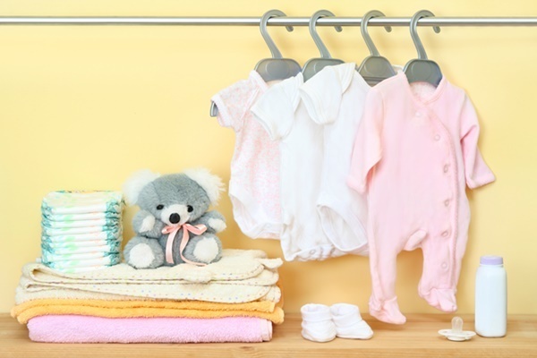 新生児服の準備におすすめ！ 種類や選び方、着せ方を紹介 