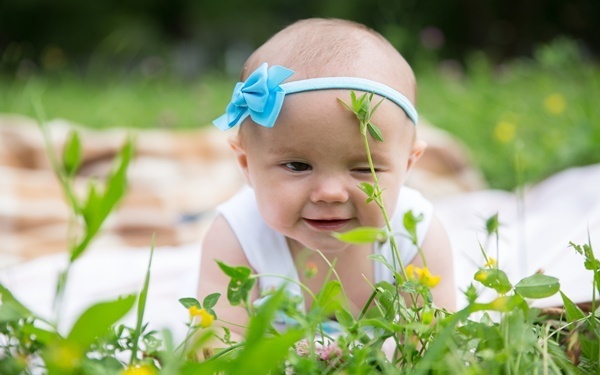 新生児服の準備におすすめ！ 種類や選び方、着せ方を紹介 