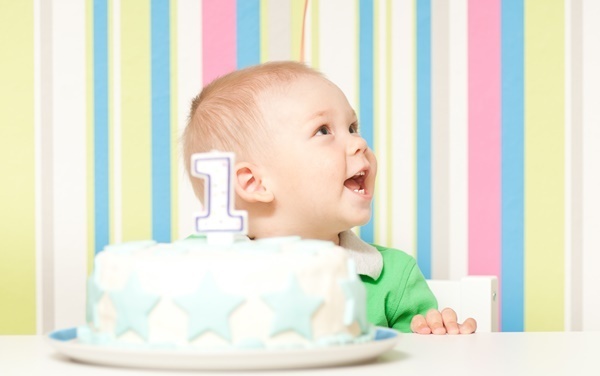 1歳の誕生日、プレゼントやメニューをしっかり選んで忘れられない思い出にしよう！