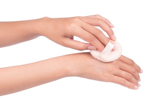 ベビーパウダーは赤ちゃんだけでなく大人にも！　便利な使い道とは？