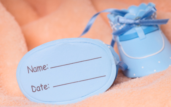 命名「赤ちゃんの名付け」画数、漢字、意味…おさえておくべき4つの重要ポイント