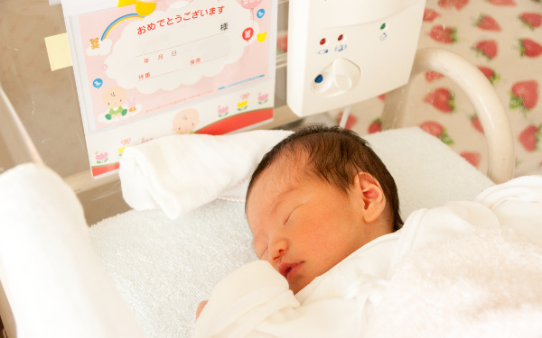 命名「赤ちゃんの名付け」画数、漢字、意味…おさえておくべき4つの重要ポイント