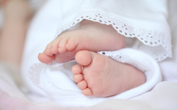 命名「赤ちゃんの名付け」画数、漢字、意味…おさえておくべき4つの重要ポイント