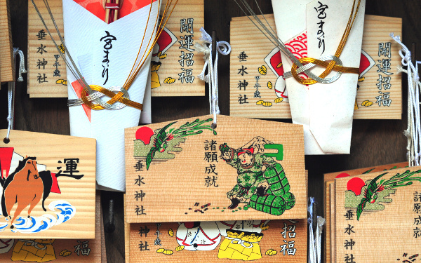 【お宮参りの服装ガイド】赤ちゃん・母親・父親・祖父母の衣装選び！夏冬は？