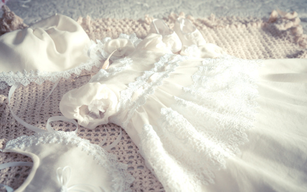 【お宮参りの服装ガイド】赤ちゃん・母親・父親・祖父母の衣装選び！夏冬は？